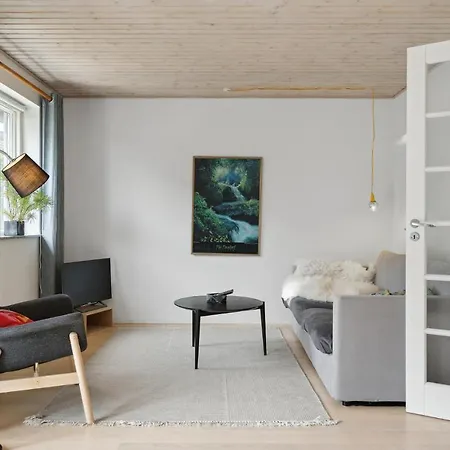In Kge With Wifi And 3 Bedrooms *